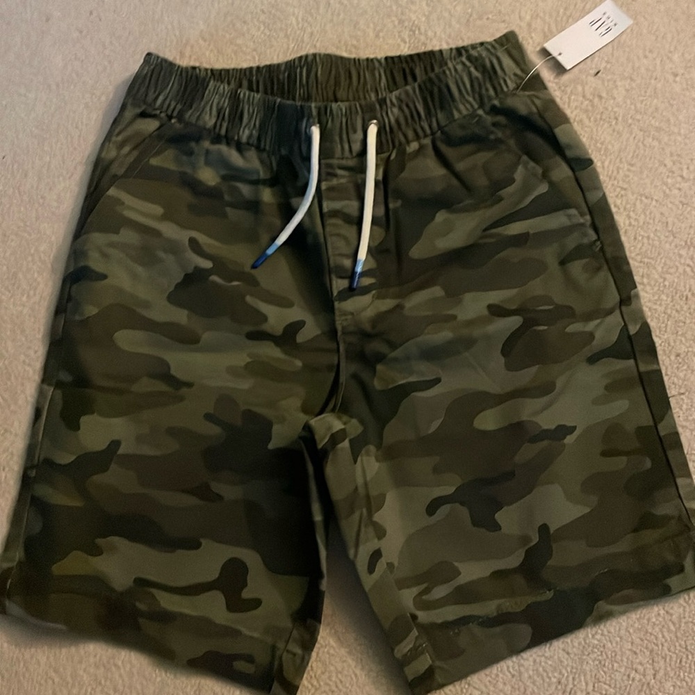 Gap size L (10) Camo print shorts